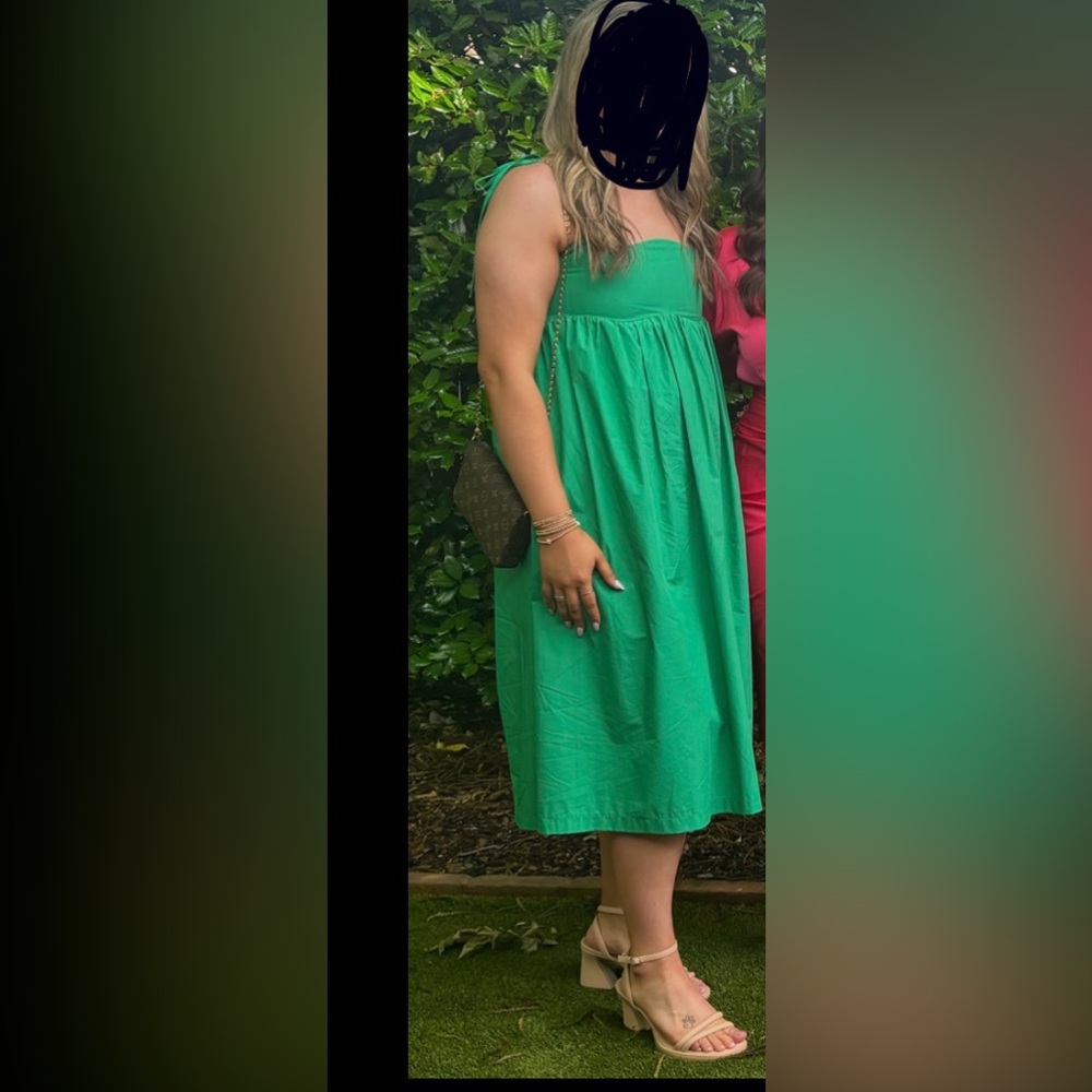 Chic Green Midi Dress with Tie Straps